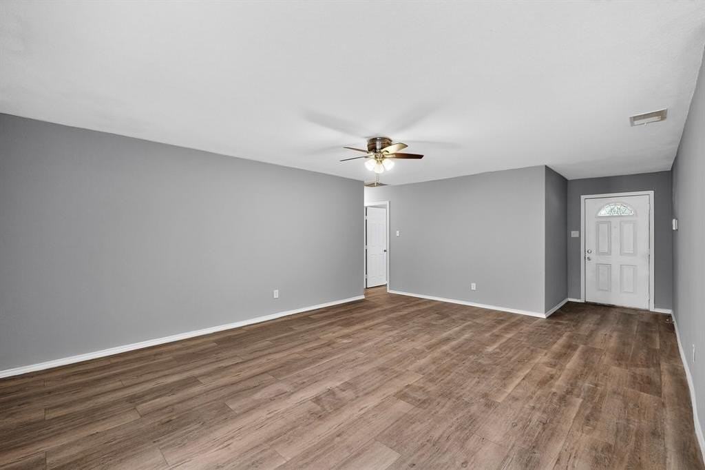 5717 Macrae St - Photo 3 of 32