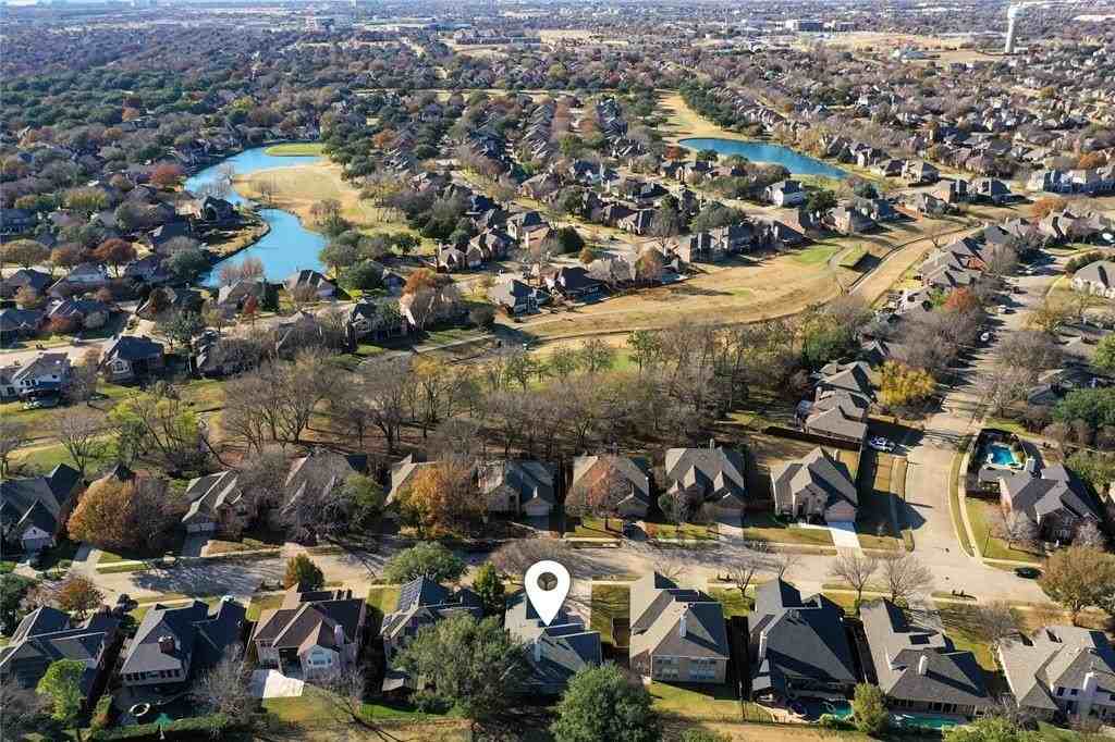 5712 Lafayette Drive - Photo 5 of 38