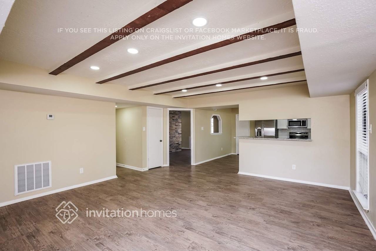 4402 Dawn Creek Ln - Photo 6 of 18