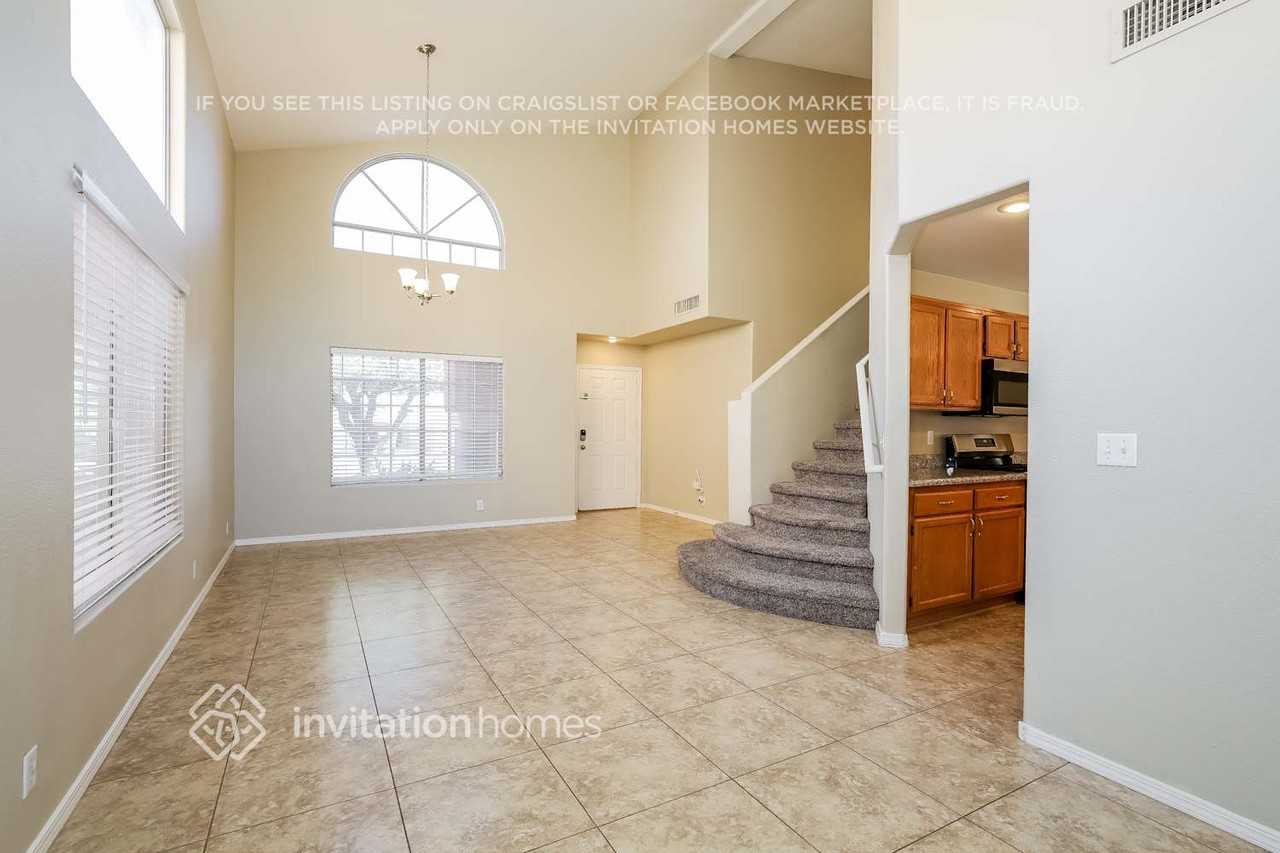 1013 Companion Way - Photo 5 of 18