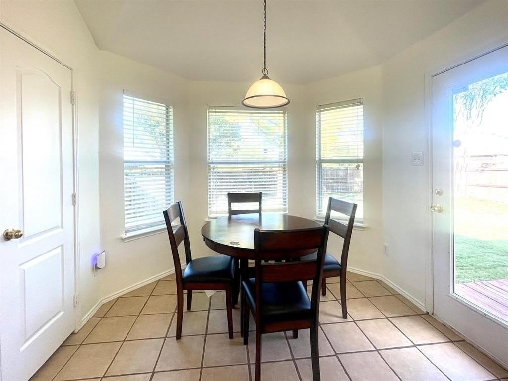 8416 Sonnet Drive - Photo 5 of 24