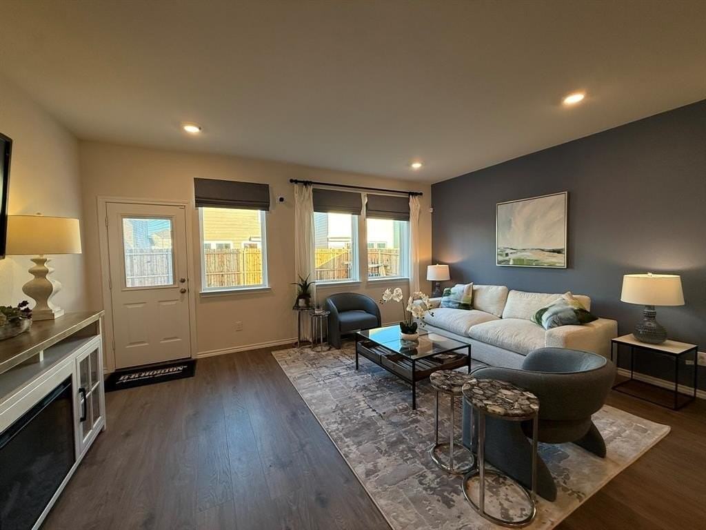 323 Clematis Street - Photo 5 of 34