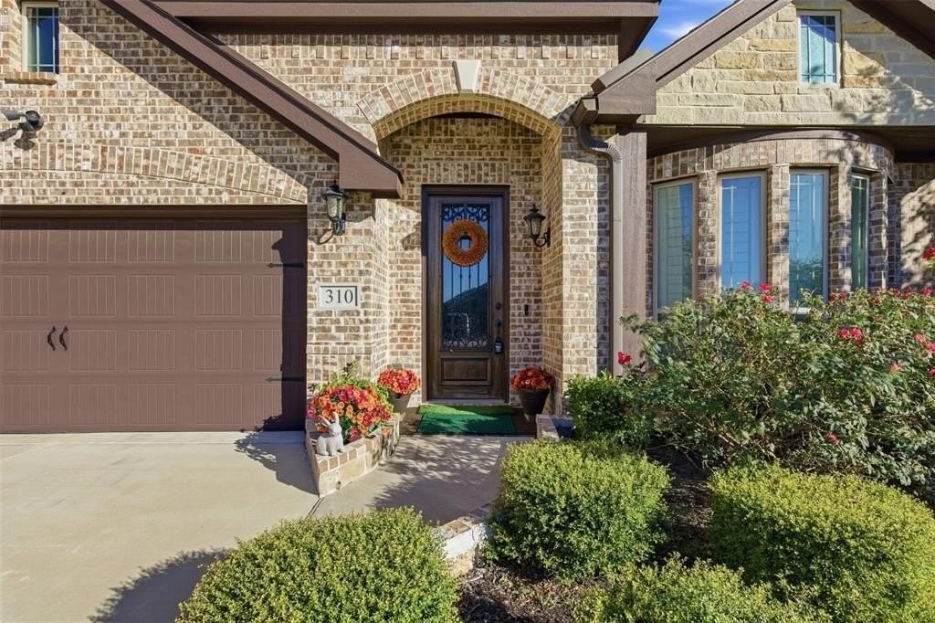 310 Marigold Ct - Photo 5 of 32