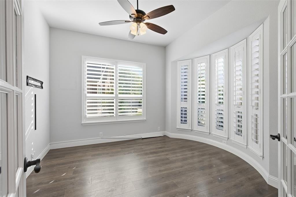 310 Marigold Ct - Photo 7 of 32