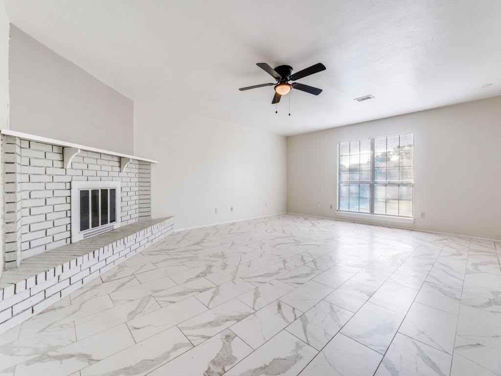 420 Rockcrest Drive - Photo 2 of 12