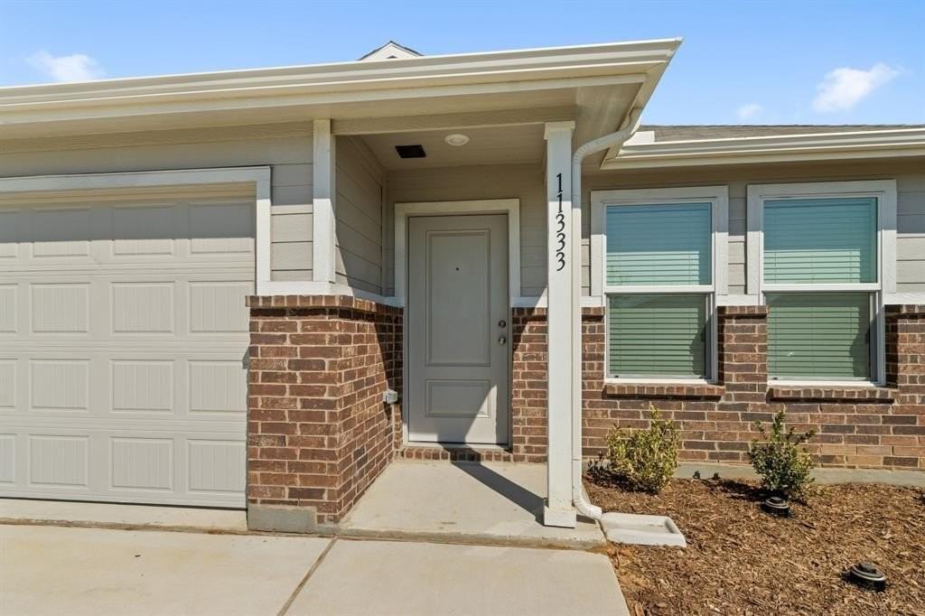 11333 Rodeo Dr - Photo 4 of 39