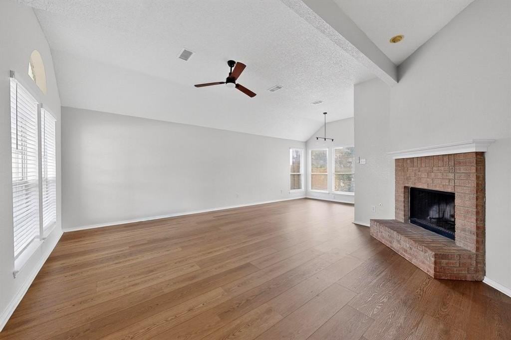 2864 Hampshire Ln - Photo 6 of 40