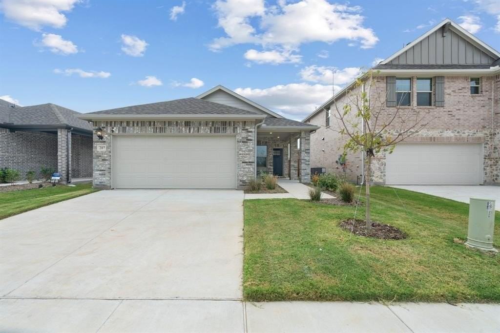 207 Greenbriar Drive - Photo 3 of 28