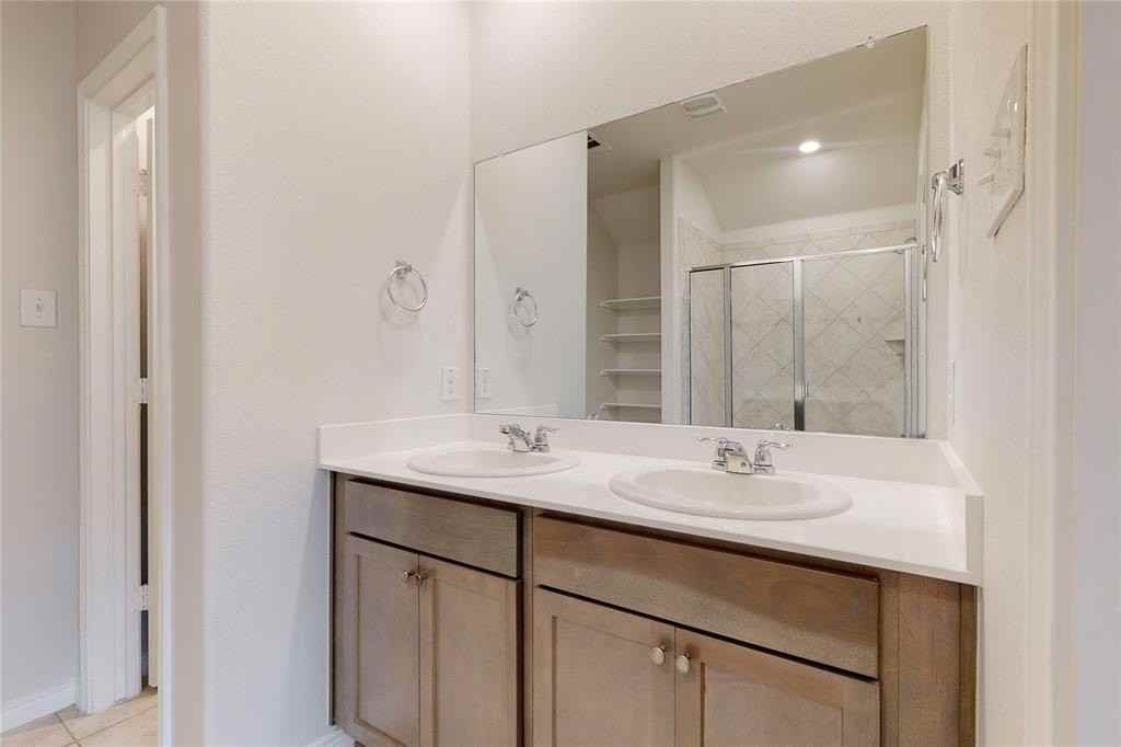 1101 Lawndale Street - Photo 2 of 39