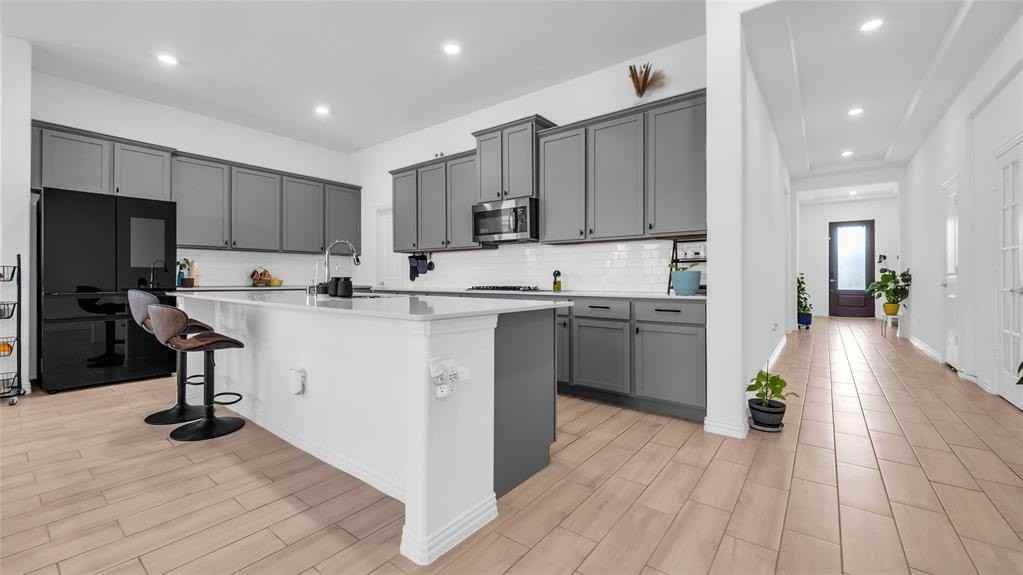 7921 Blue Heron Ln - Photo 3 of 24