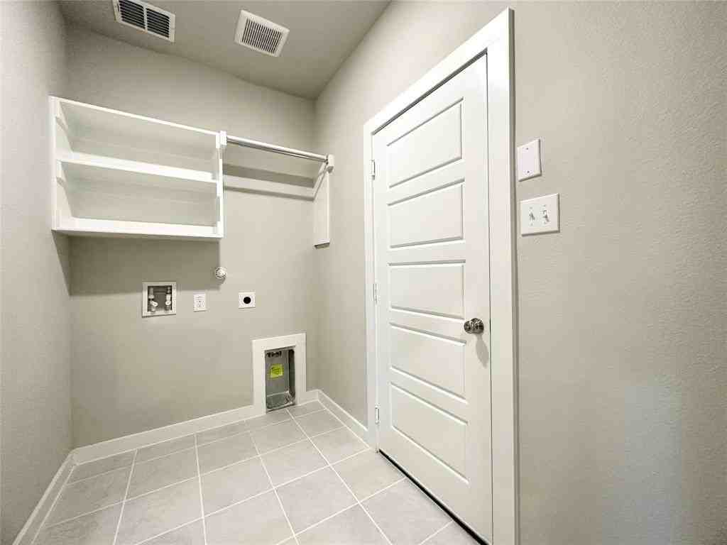 1420 Avondale Ct - Photo 5 of 29