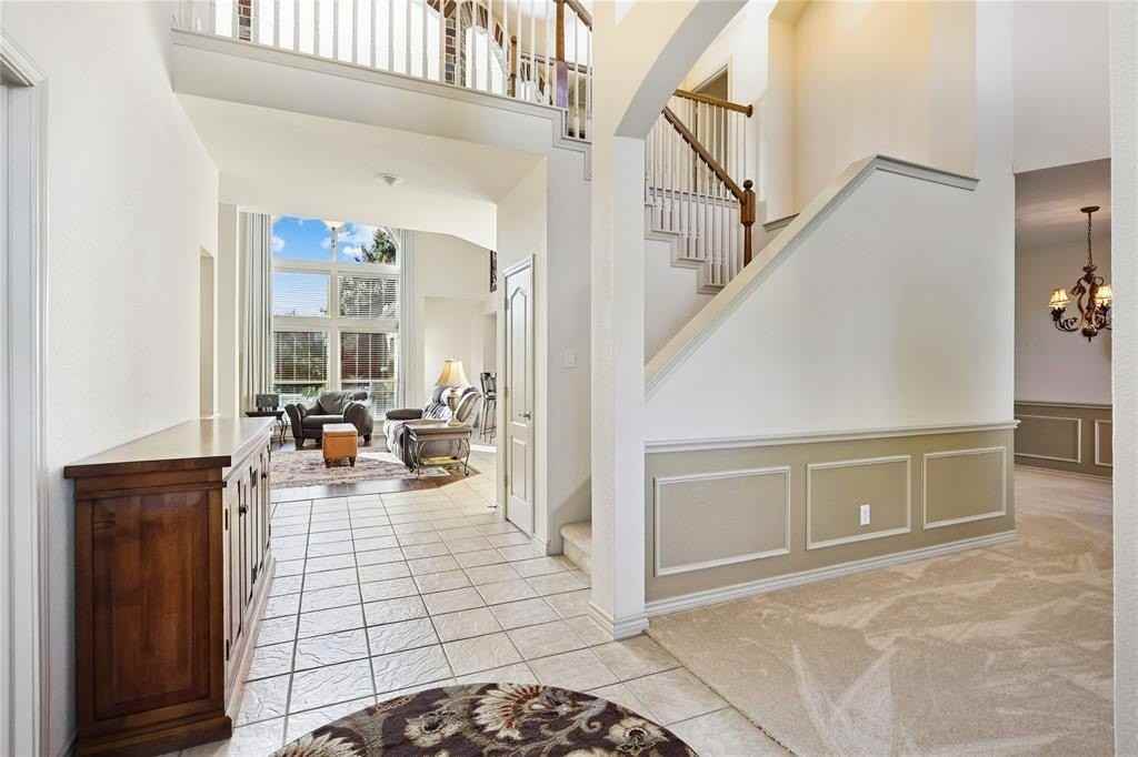 3605 Winchester Court - Photo 3 of 35