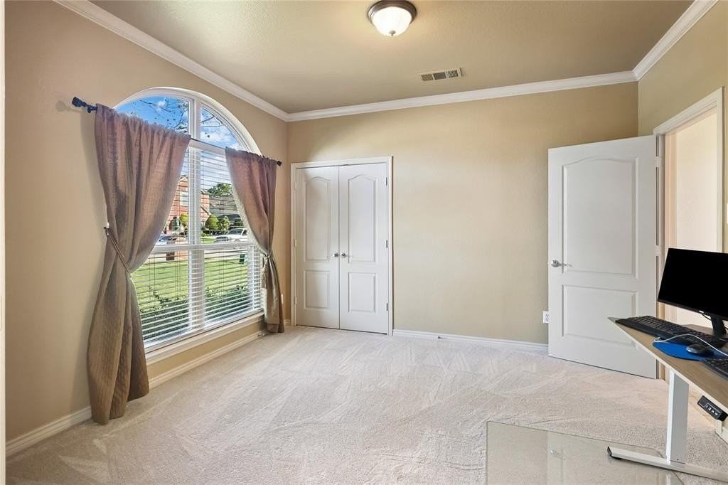 3605 Winchester Court - Photo 4 of 35