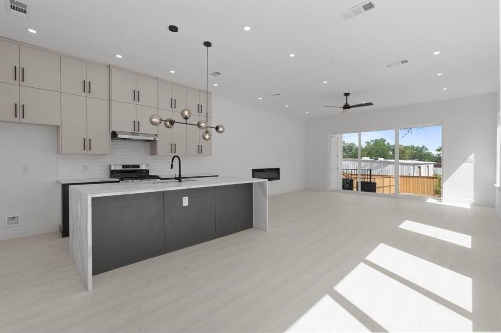 1847 Pollard St - Photo 2 of 11