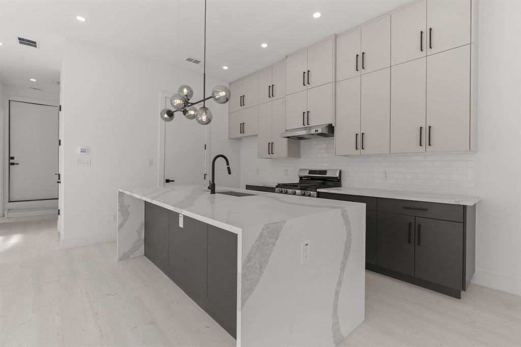 1847 Pollard St - Photo 3 of 11