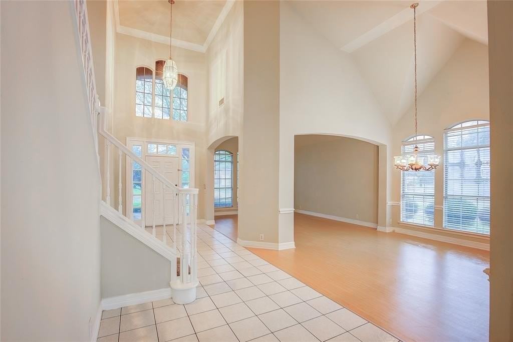 219 Canyon Lake Drive - Photo 6 of 40