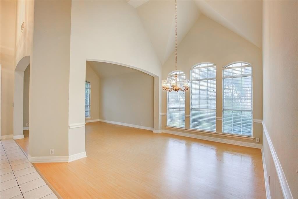 219 Canyon Lake Drive - Photo 7 of 40