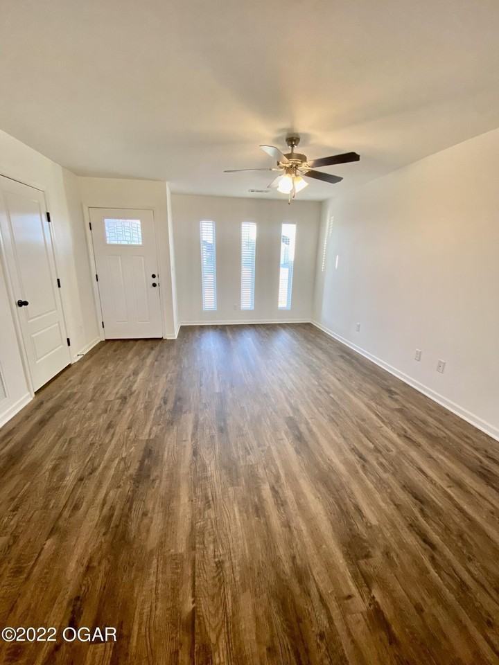 325 Eagle Edge - Photo 2 of 21