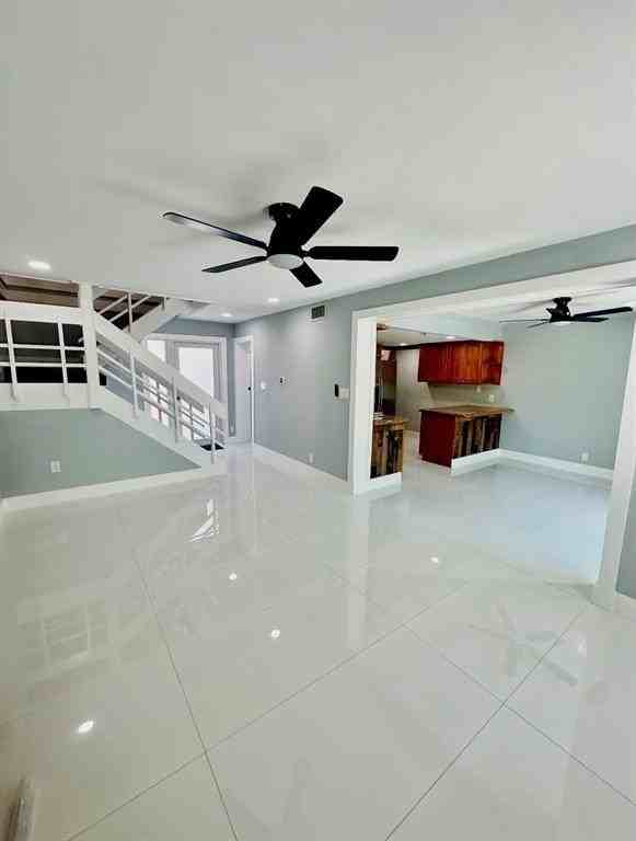 320 Sunshine Dr - Photo 4 of 14