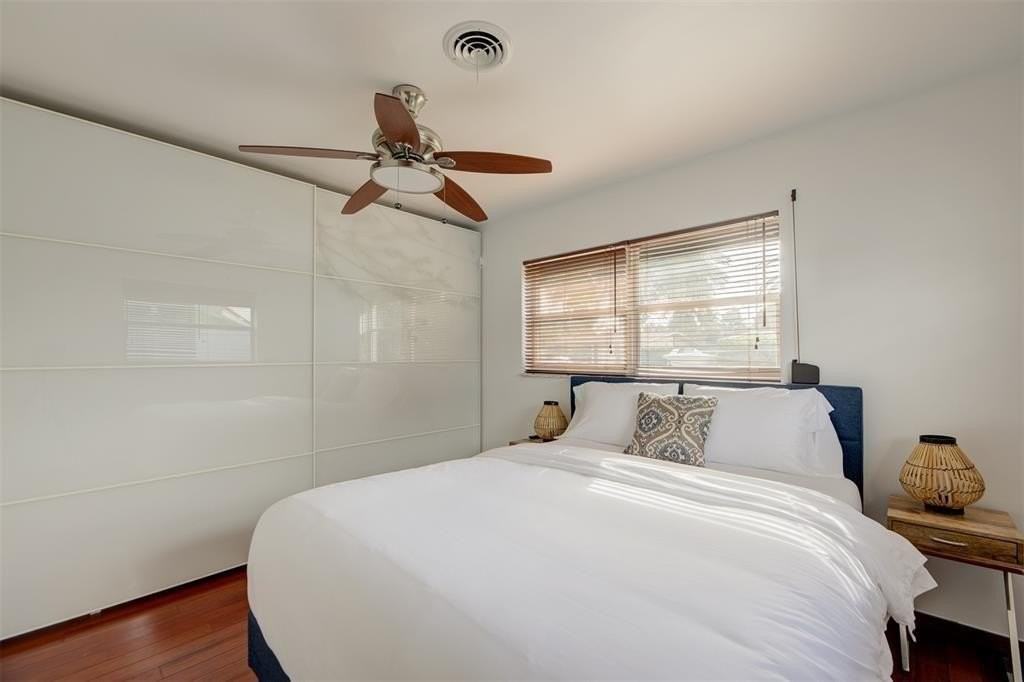 1951 Nw 33rd St - Photo 3 of 12