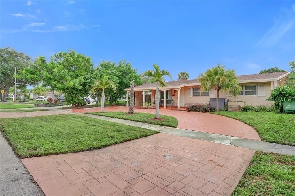 6210 Northeast 21st Road - Photo 2 of 33