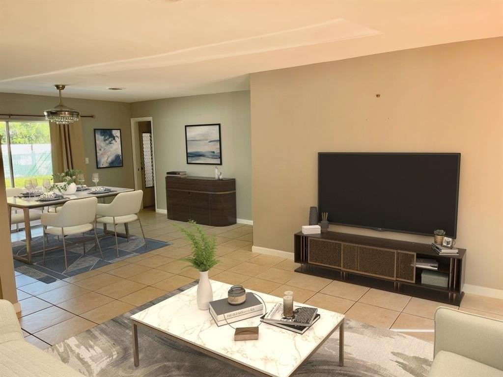 6210 Northeast 21st Road - Photo 4 of 33