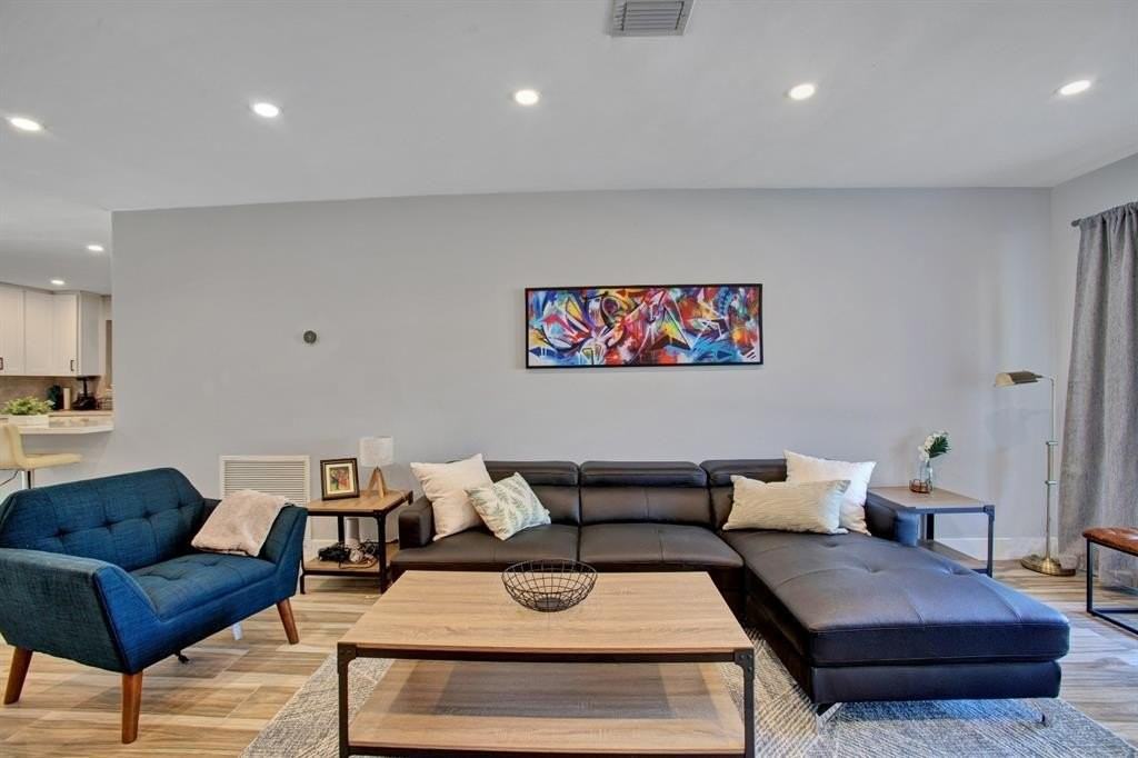 2632 Madison St - Photo 7 of 36