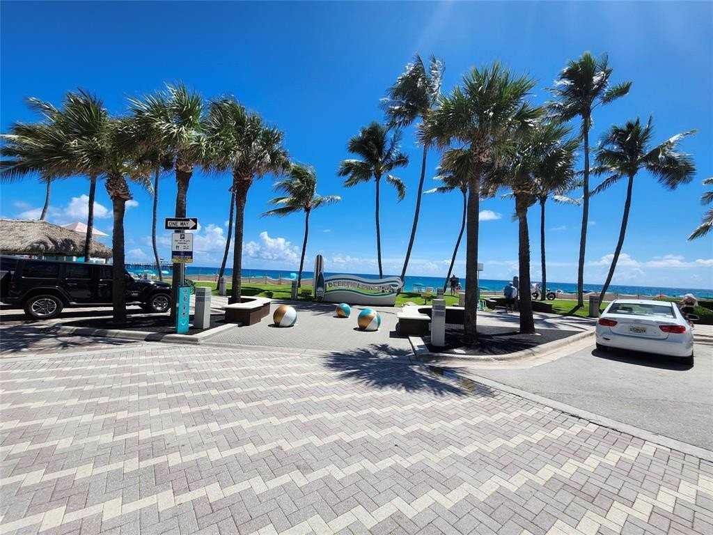 475 Se 8th St #117 - Photo 2 of 33