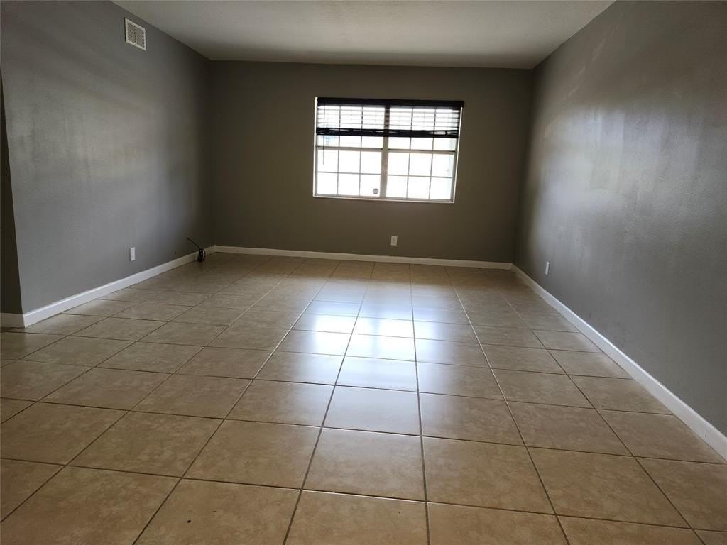 475 Se 8th St #117 - Photo 6 of 33