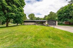 featured image of 7011 White Pine Dr