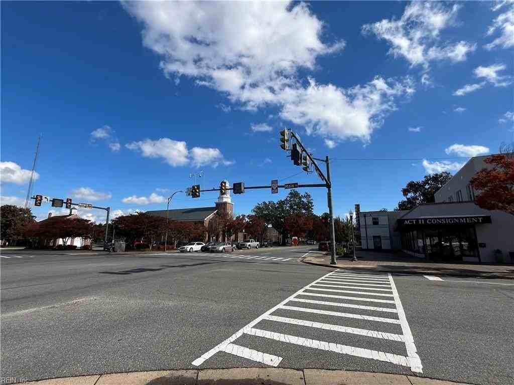 100 Main St #A - Photo 4 of 13