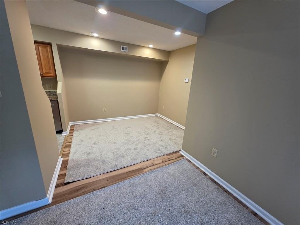 4003 Governors Sq #8 - Photo 4 of 30