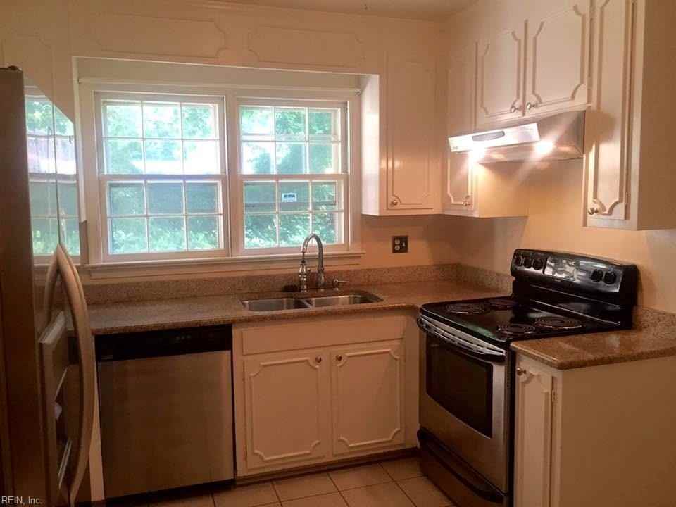 500 Carters Grove Ct - Photo 5 of 24