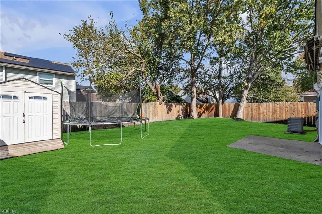 5028 Halwell Dr - Photo 7 of 34