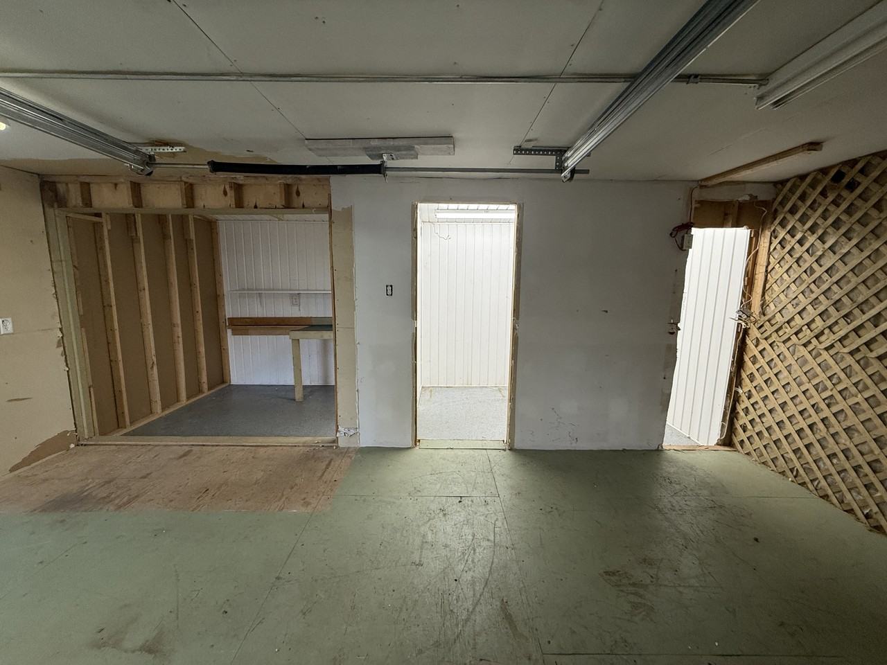 320 Main St - Photo 2 of 12