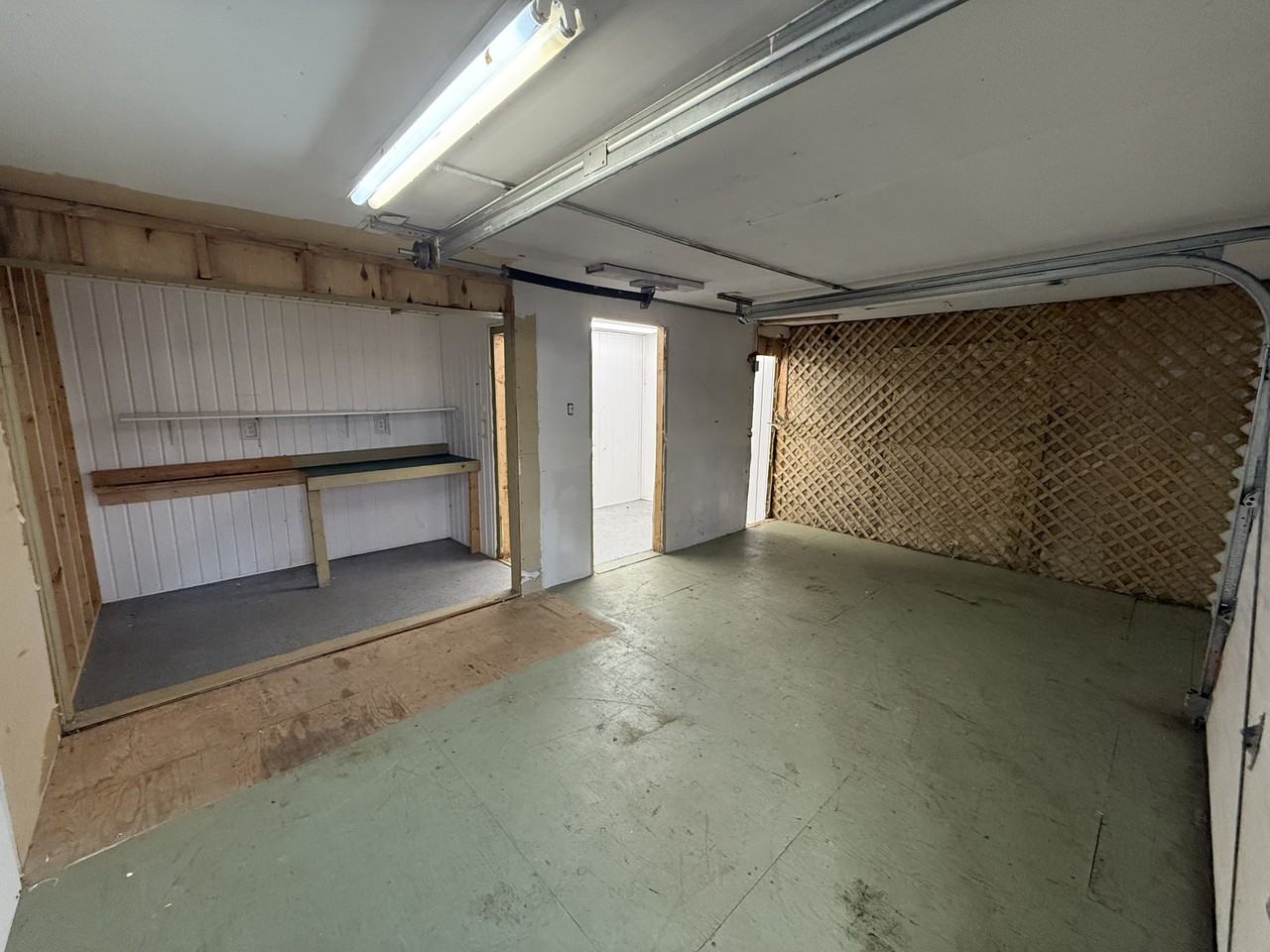 320 Main St - Photo 3 of 12
