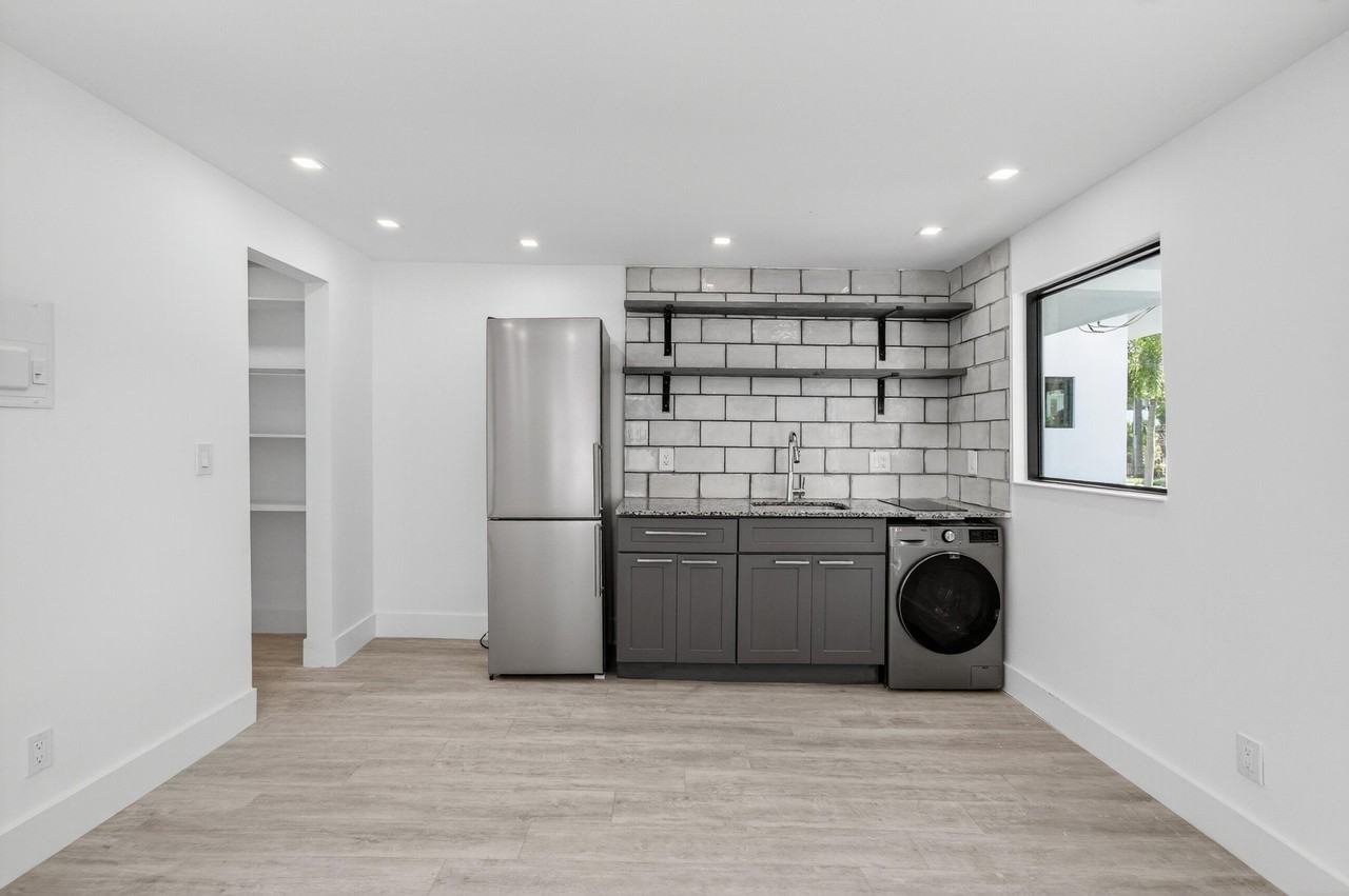 515 Nw 1st St #1 - Photo 7 of 35