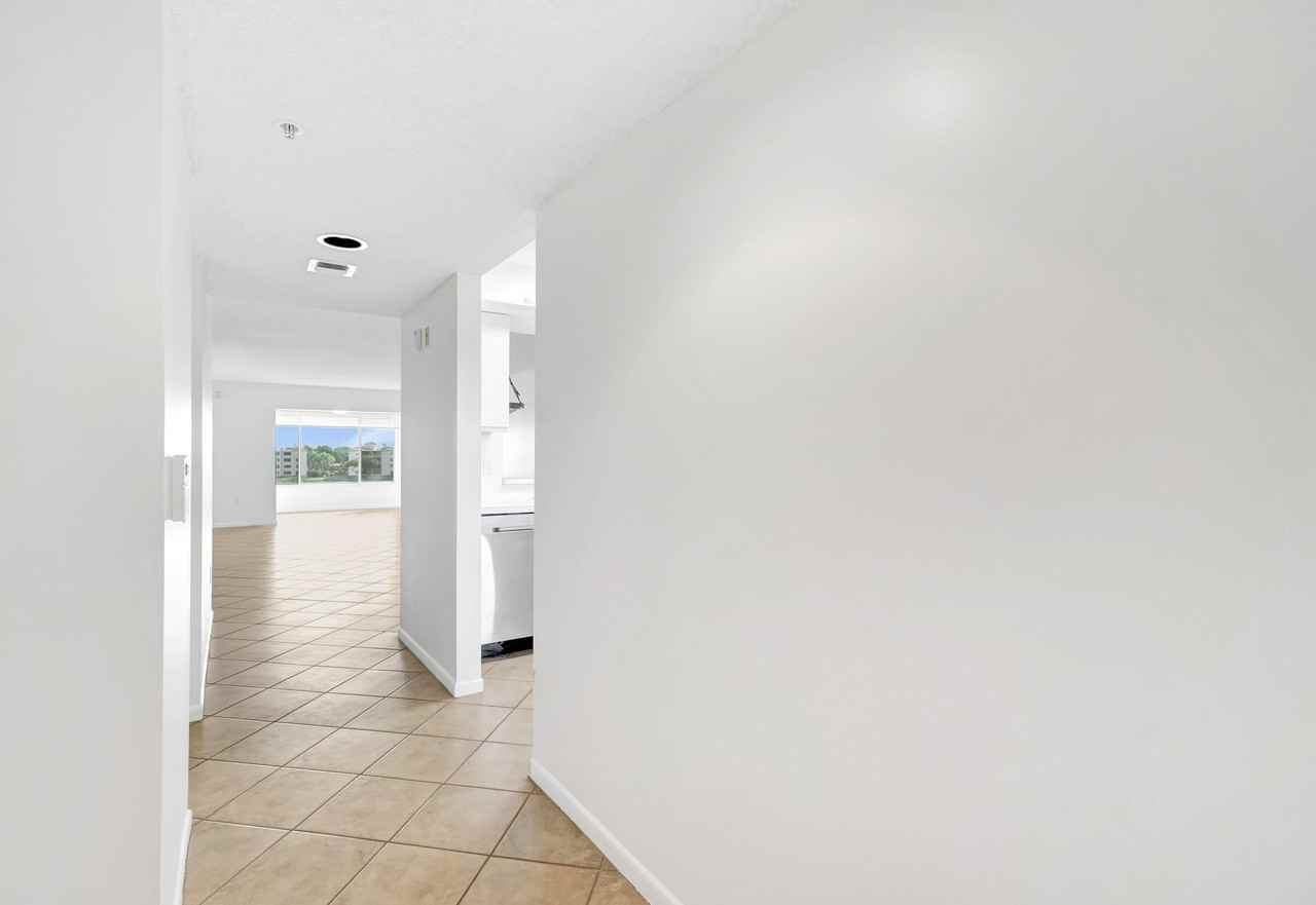 14096 Huntington Pointe Dr #407 - Photo 7 of 50