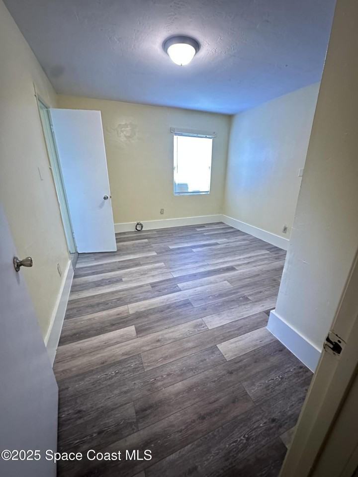 1057 S Deleon Ave Unit B #B - Photo 5 of 10