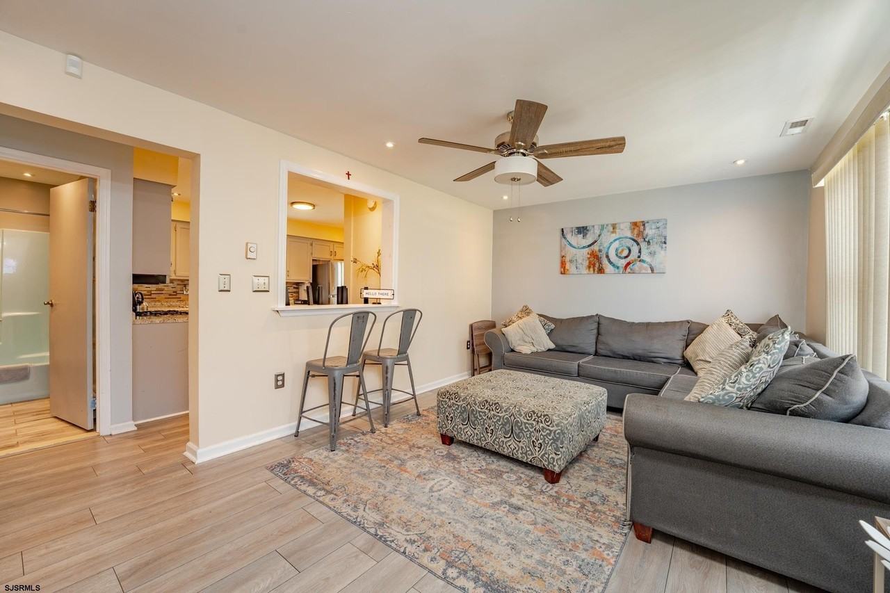 545 N Connecticut Ave - Photo 3 of 50