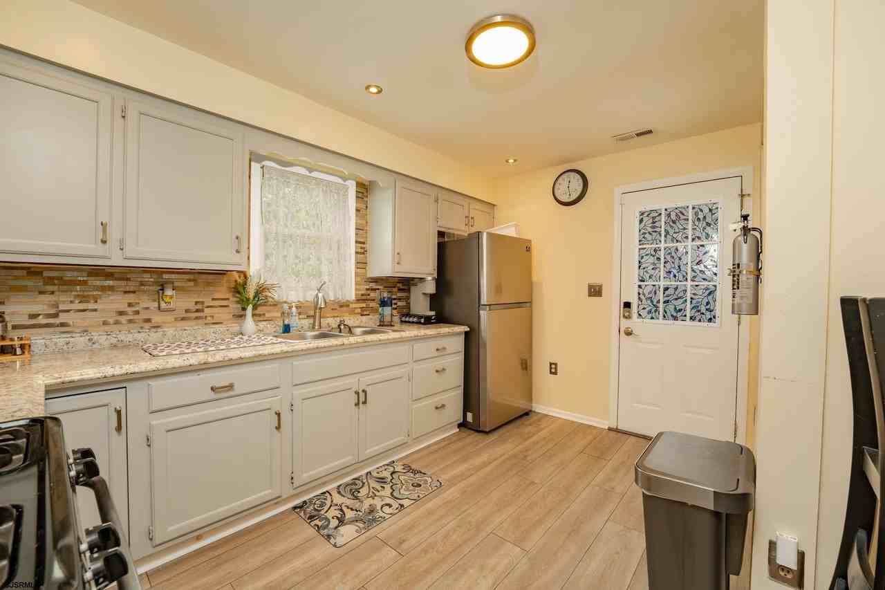 545 N Connecticut Ave - Photo 5 of 50