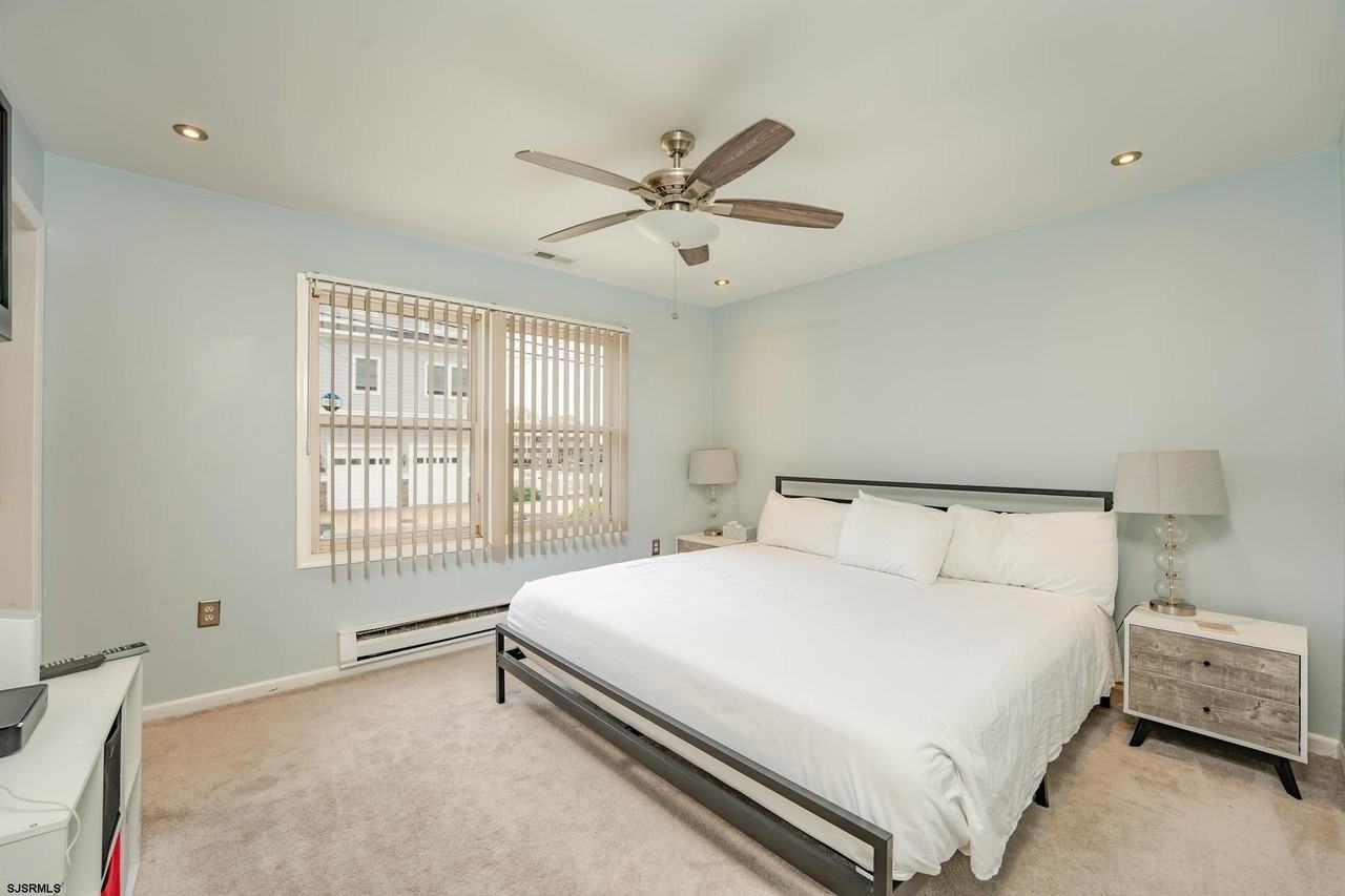 545 N Connecticut Ave - Photo 7 of 50