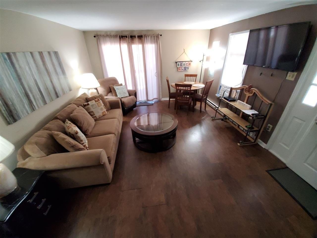 9720 Winchester Ave - Photo 4 of 25