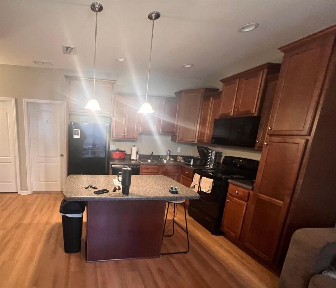 1934 Ann Arbor Drive - Photo 3 of 11