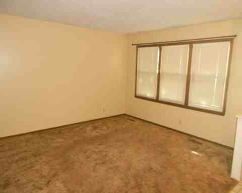 331 E Wayland St - Photo 2 of 13