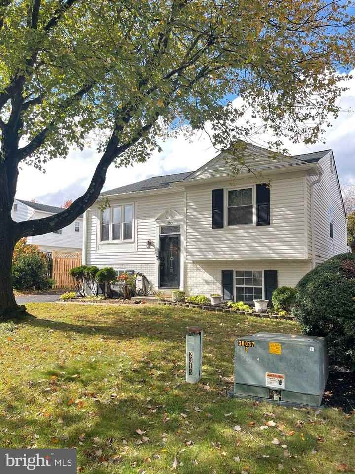 2313 Westport Ln - Photo 2 of 34