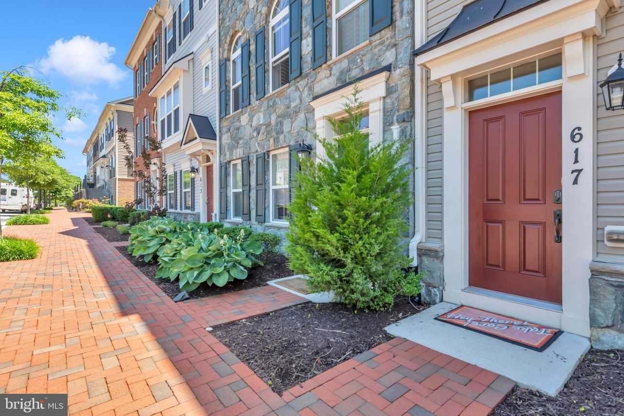 617 S Cherry Grove Ave - Photo 3 of 31