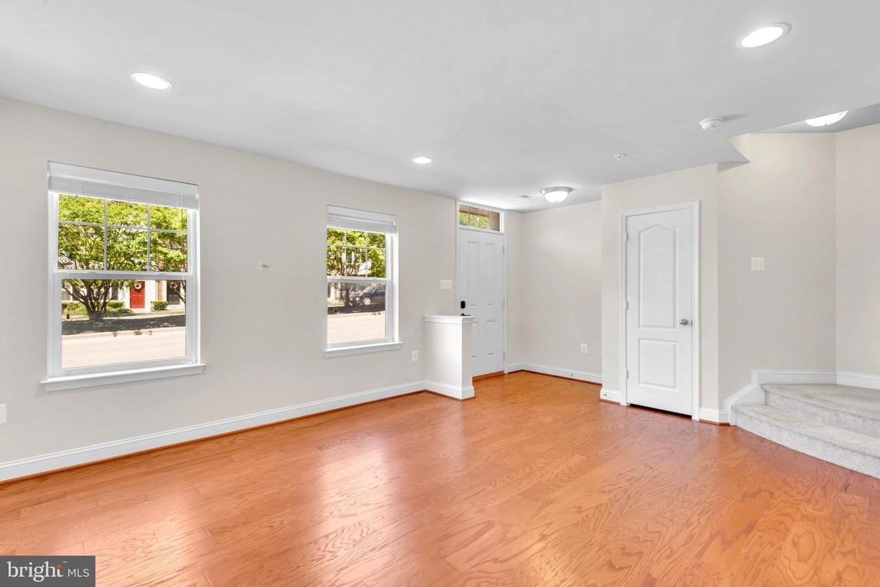 617 S Cherry Grove Ave - Photo 4 of 31