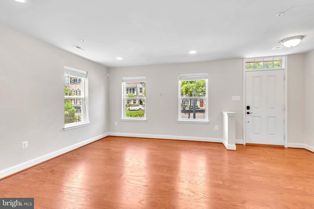 617 S Cherry Grove Ave - Photo 5 of 31