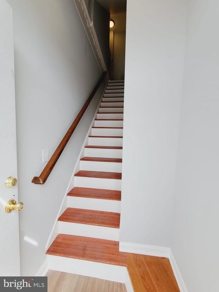 27 N Fulton Ave - Photo 3 of 20